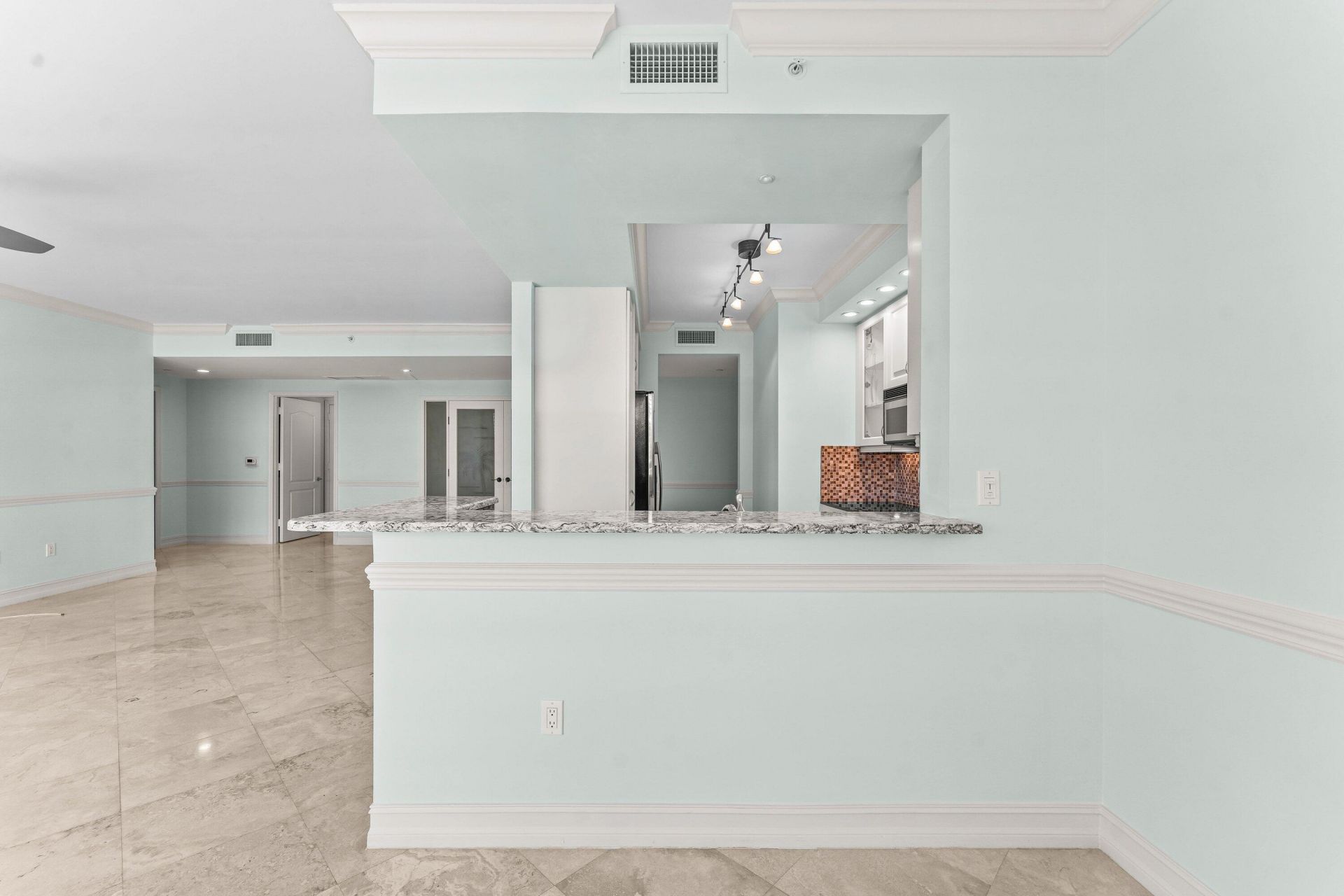 550 SE Mizner Boulevard, Unit B501, Boca Raton, FL 33432 Photo