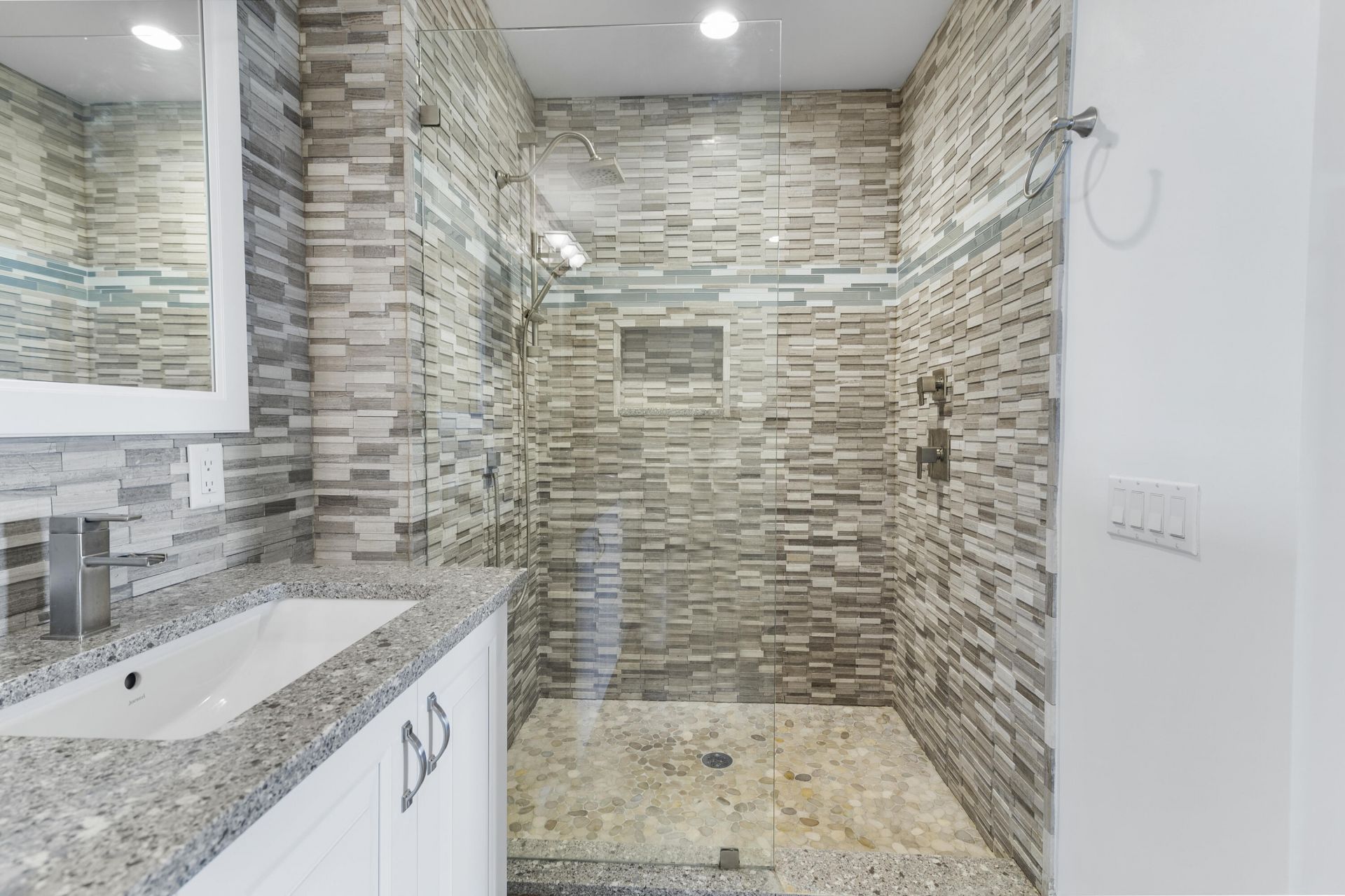 410 Evernia Street, Unit 807, West Palm Beach, FL 33401 Photo