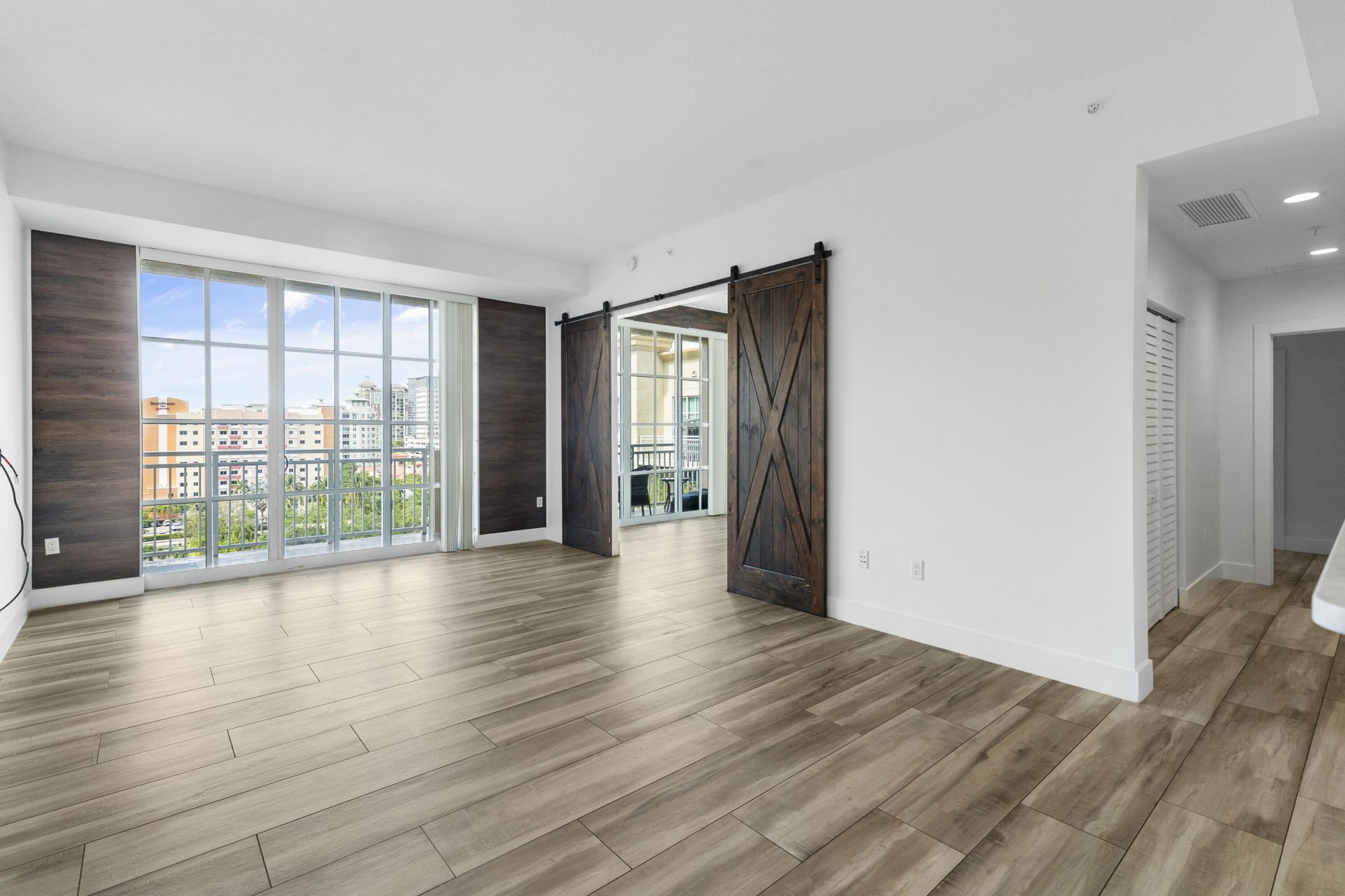 410 Evernia Street, Unit 807, West Palm Beach, FL 33401 Photo