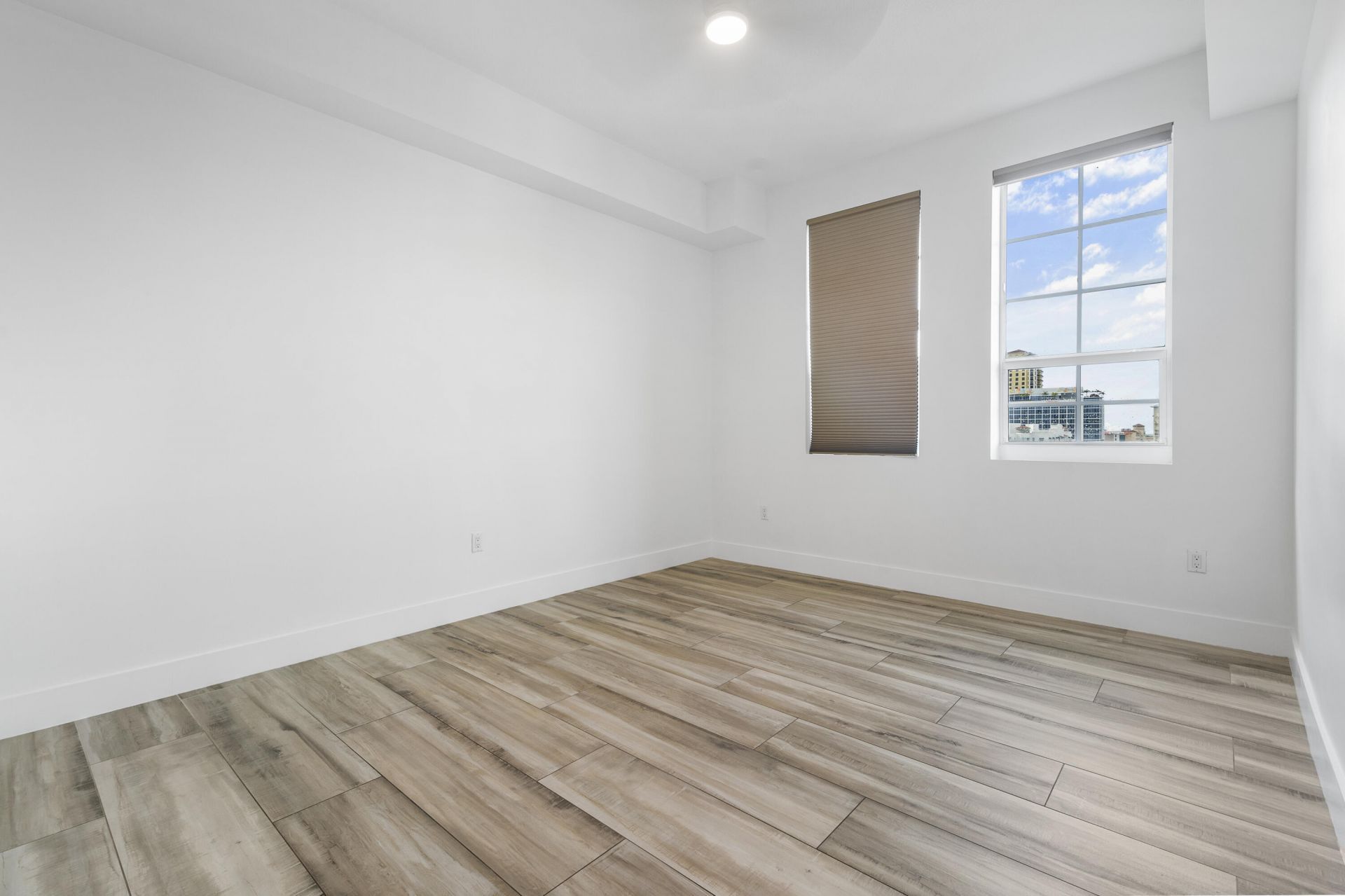 410 Evernia Street, Unit 807, West Palm Beach, FL 33401 Photo