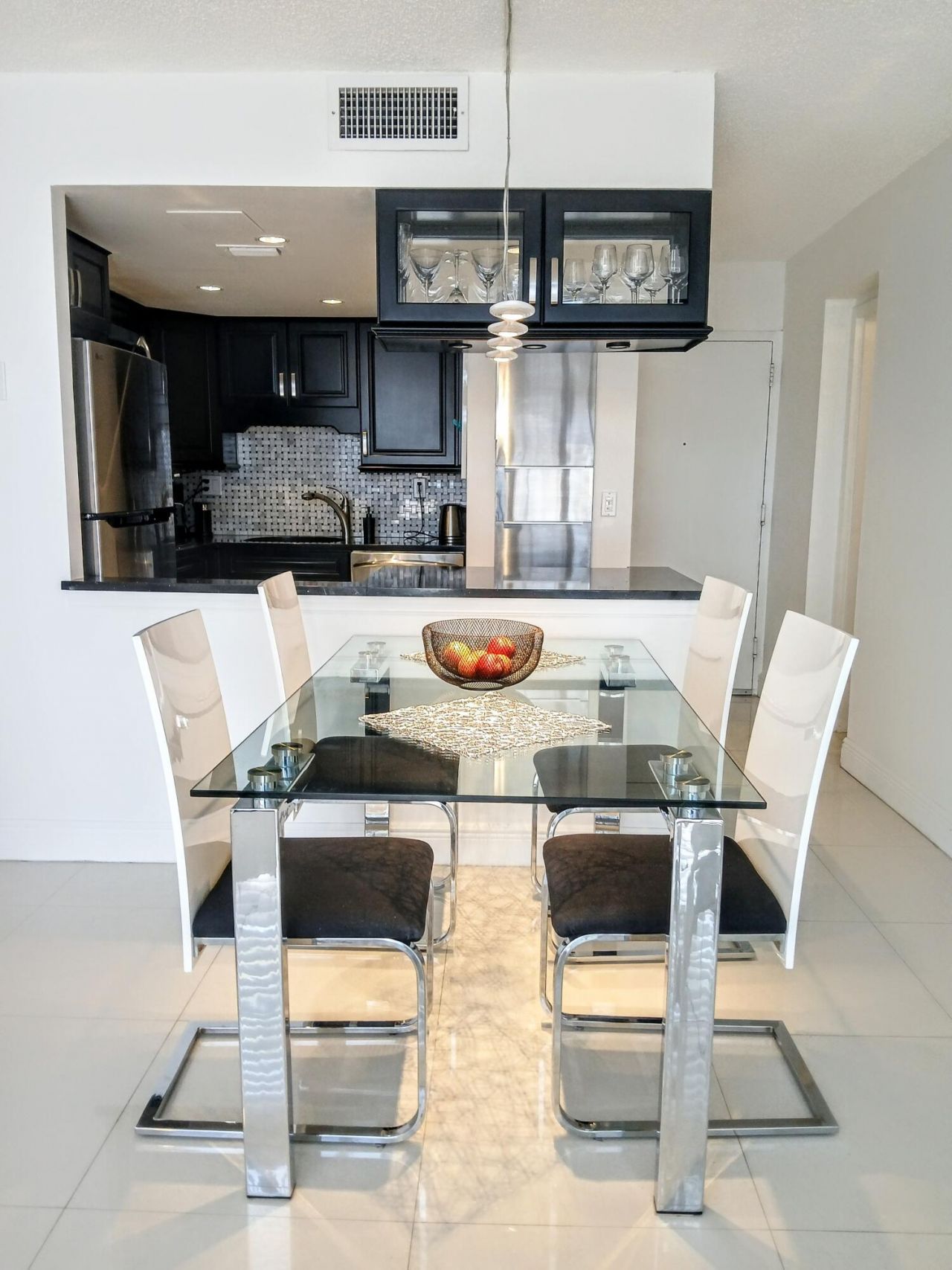 1830 Embassy Drive, Unit 121, West Palm Beach, FL 33401 Photo