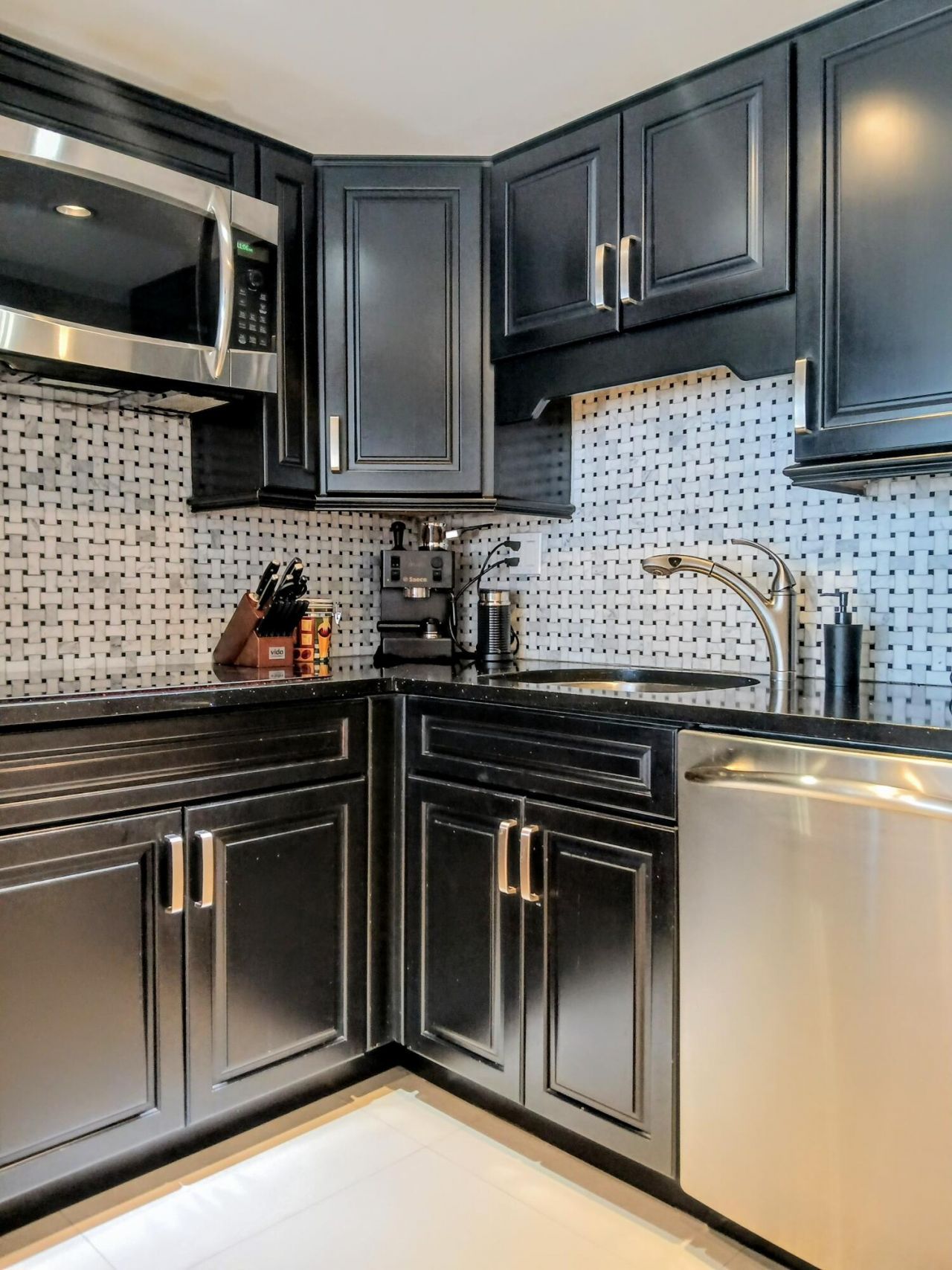 1830 Embassy Drive, Unit 121, West Palm Beach, FL 33401 Photo