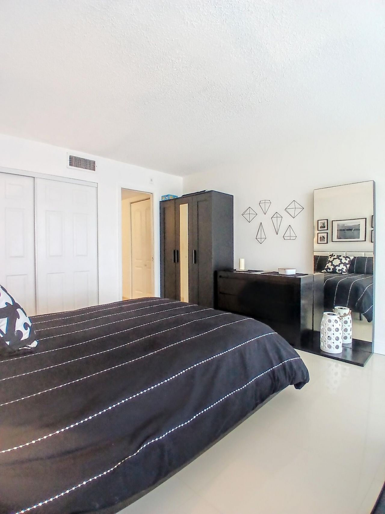 1830 Embassy Drive, Unit 121, West Palm Beach, FL 33401 Photo