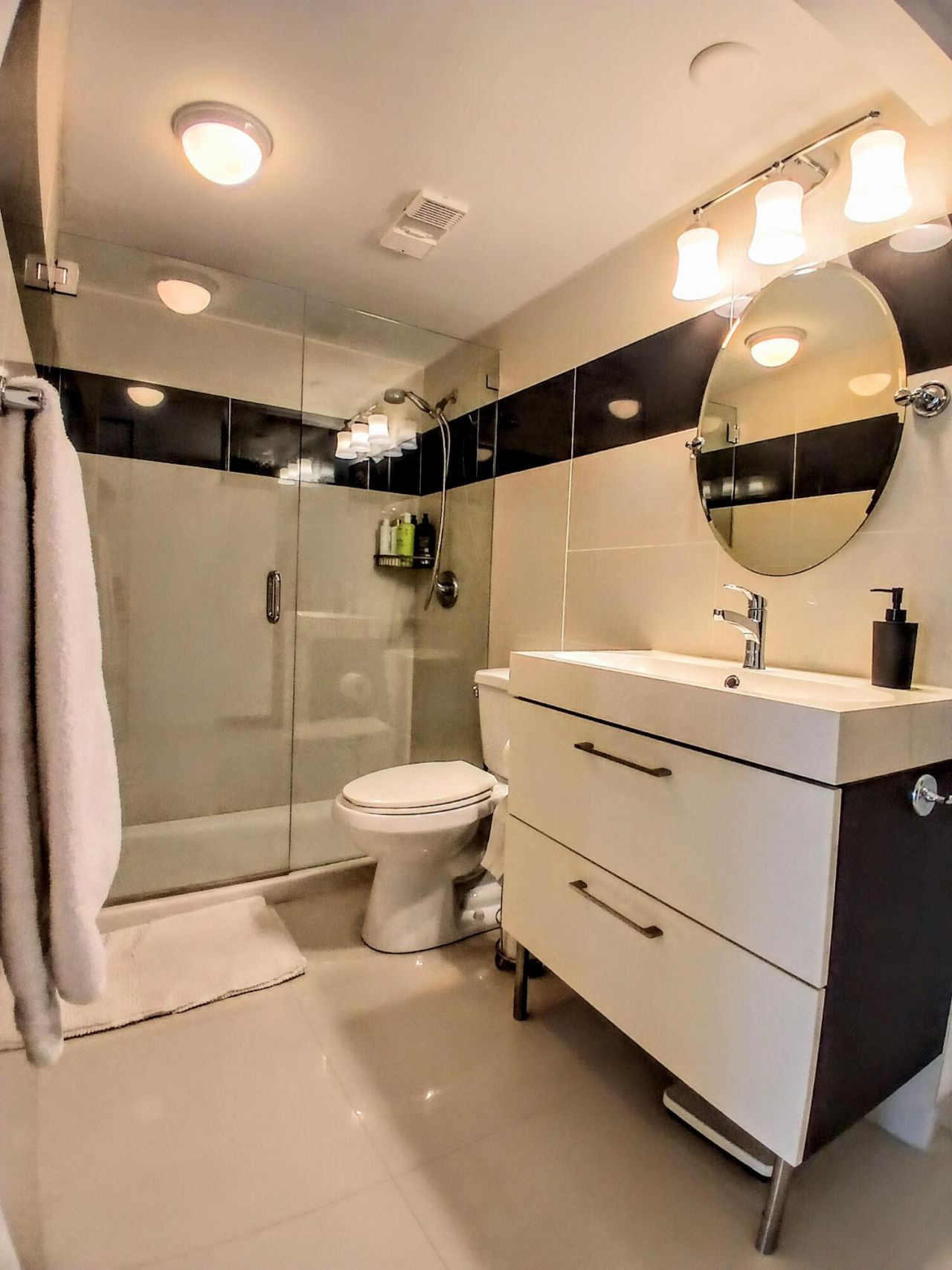 1830 Embassy Drive, Unit 121, West Palm Beach, FL 33401 Photo