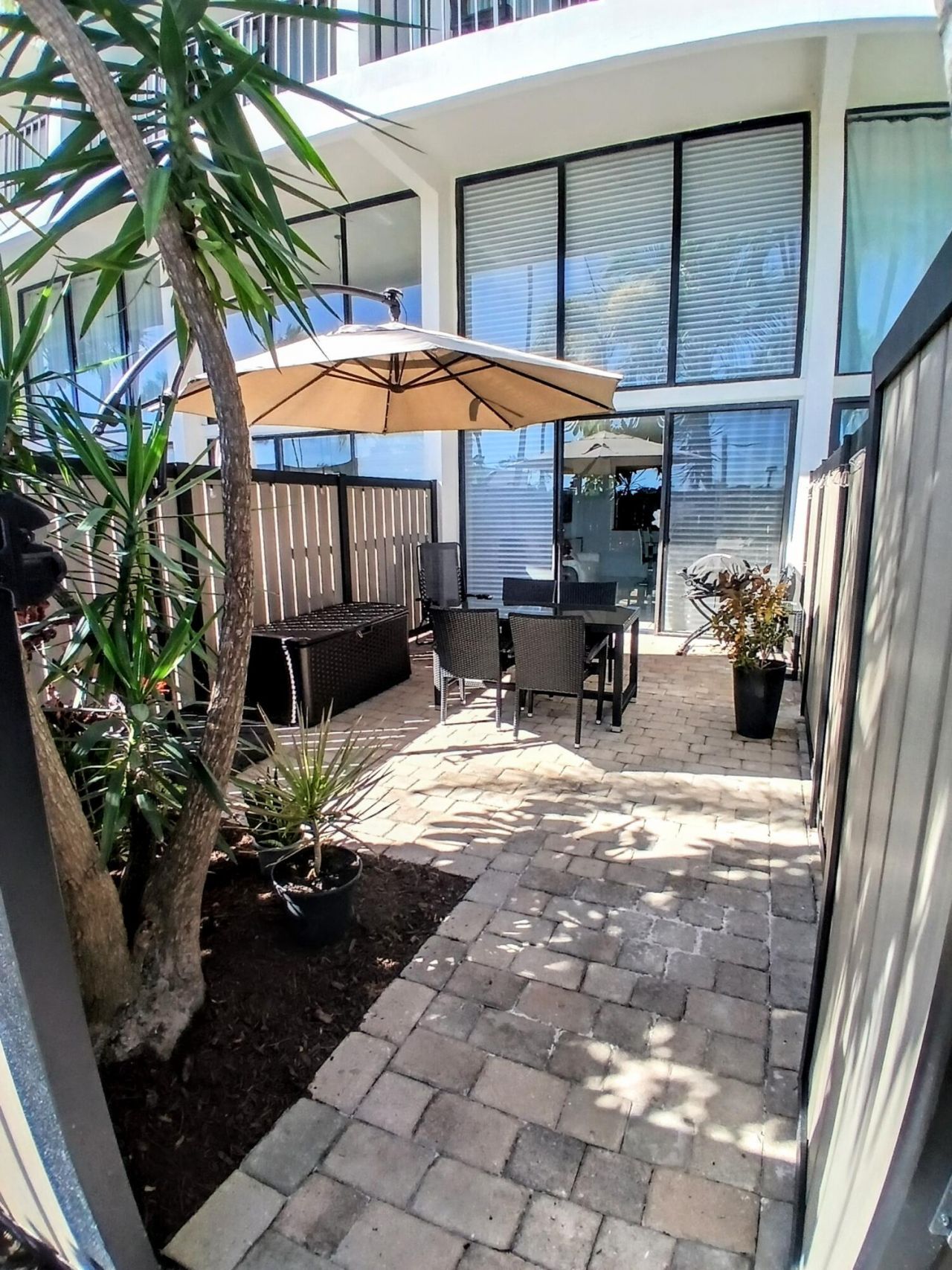 1830 Embassy Drive, Unit 121, West Palm Beach, FL 33401 Photo