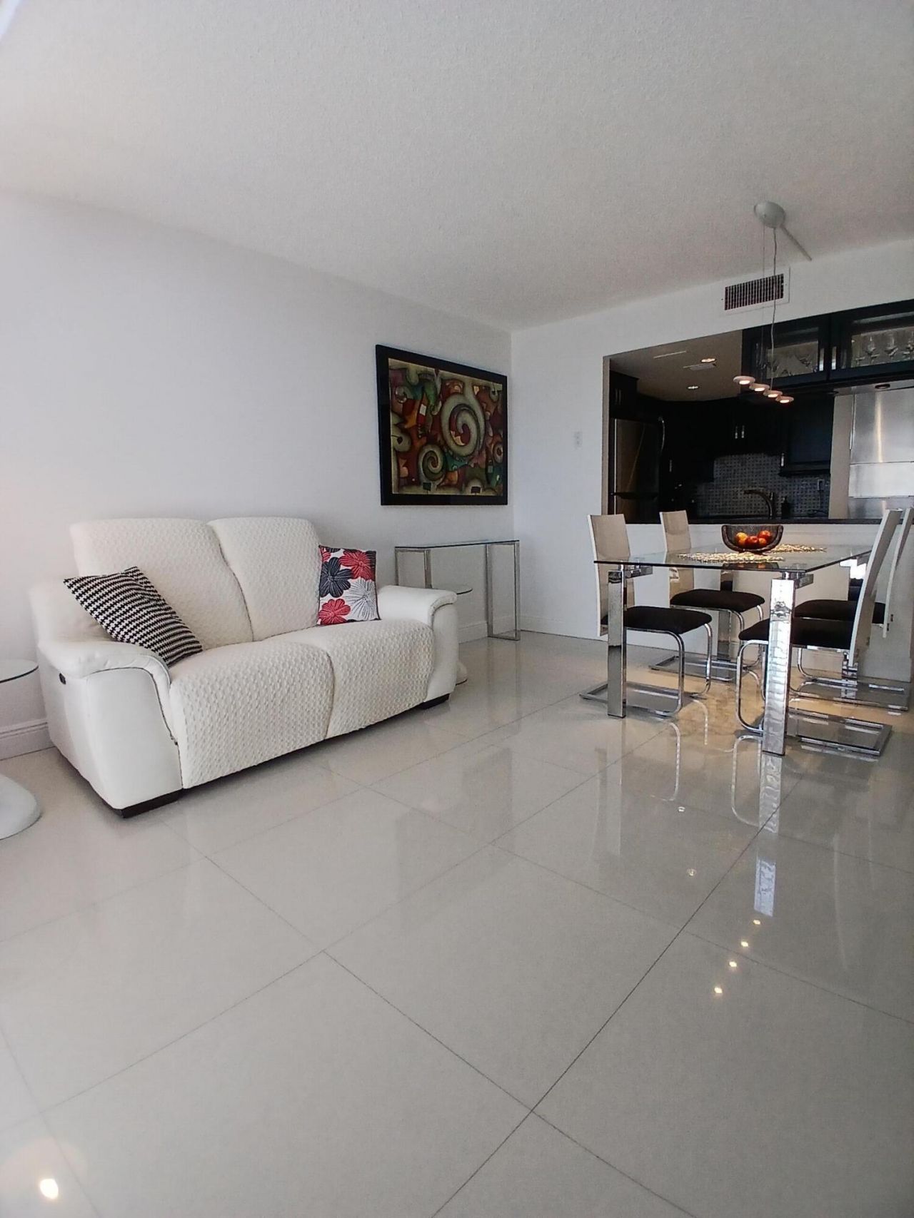 1830 Embassy Drive, Unit 121, West Palm Beach, FL 33401 Photo