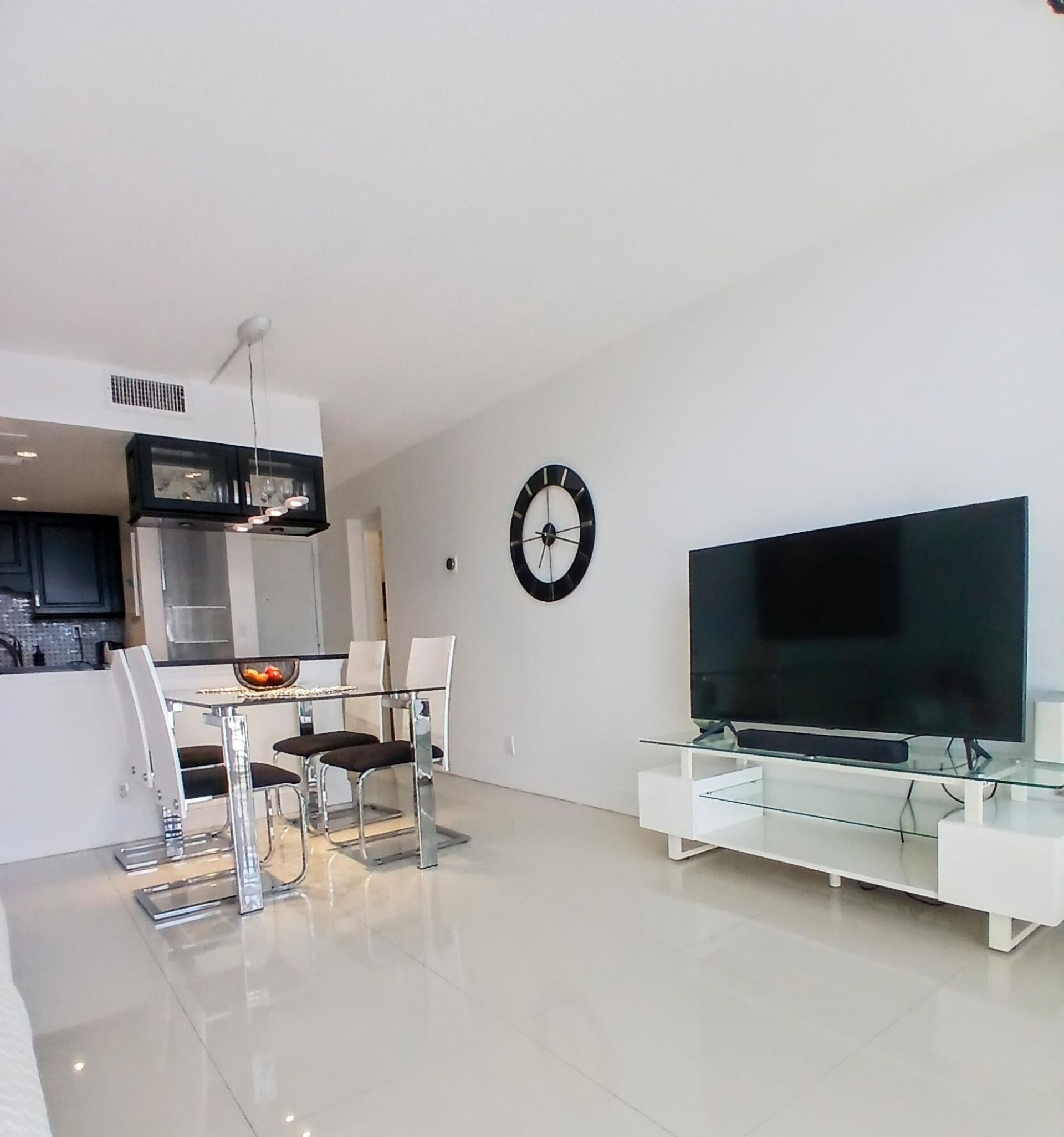 1830 Embassy Drive, Unit 121, West Palm Beach, FL 33401 Photo