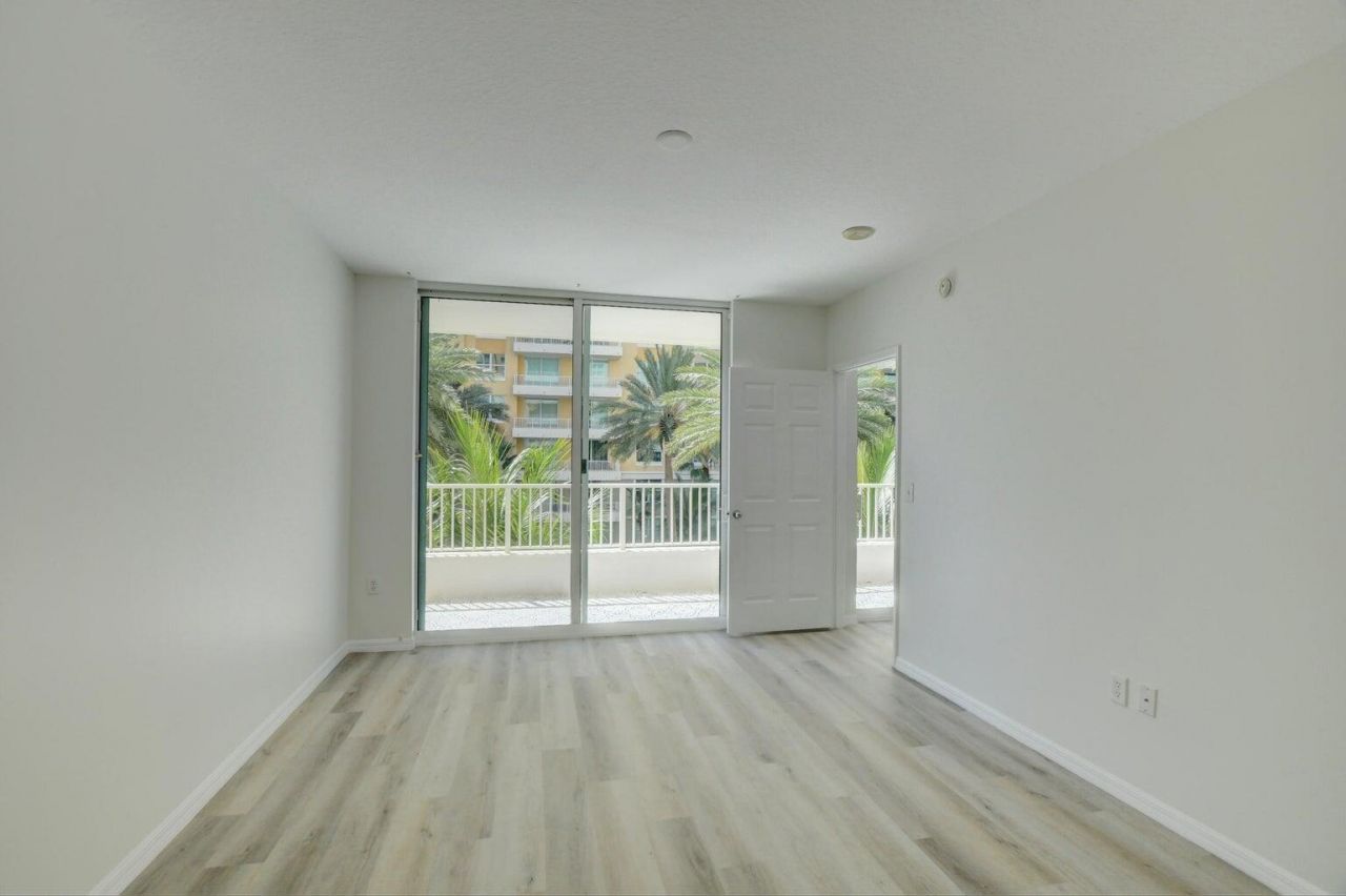 700 E Boynton Beach Boulevard, Unit 403, Boynton Beach, FL 33435 Photo