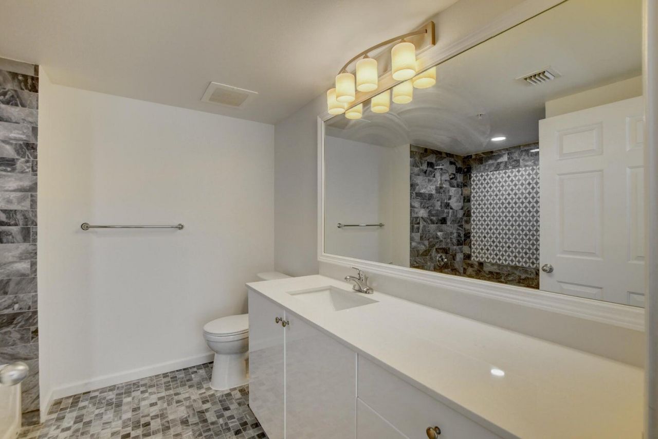 700 E Boynton Beach Boulevard, Unit 403, Boynton Beach, FL 33435 Photo