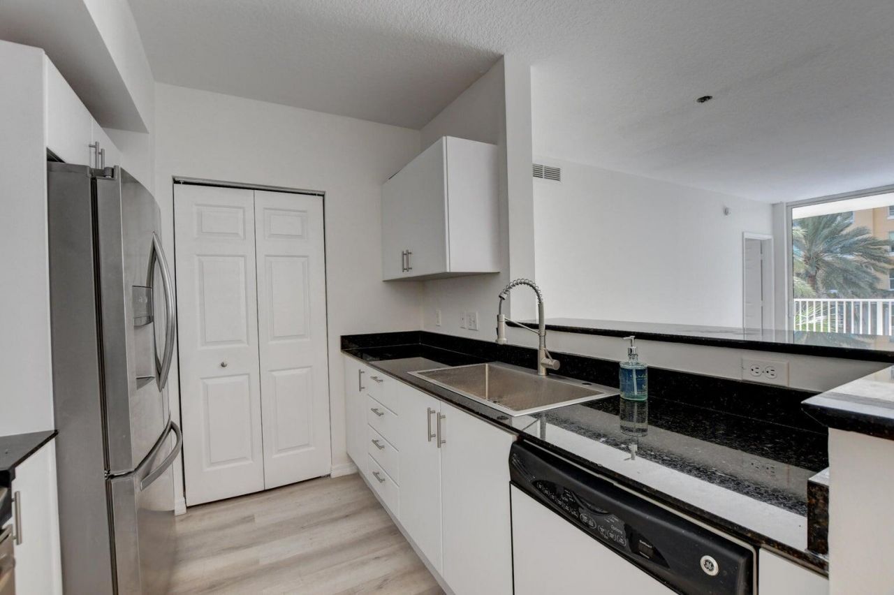 700 E Boynton Beach Boulevard, Unit 403, Boynton Beach, FL 33435 Photo