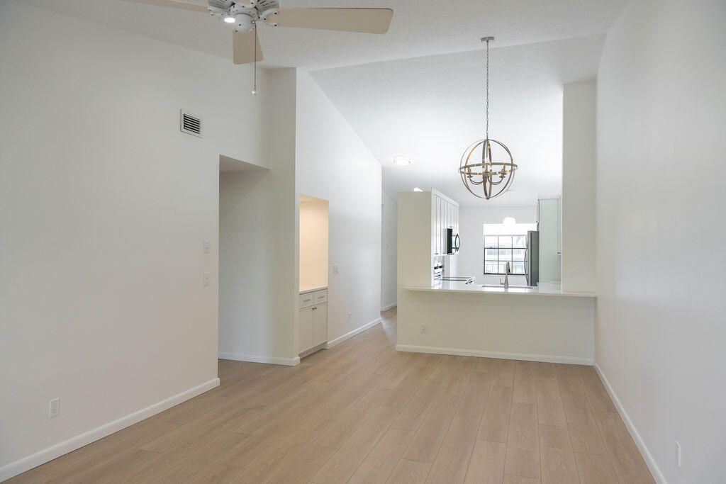 602 Pine Crest Circle, Unit B, Jupiter, FL 33458 Photo