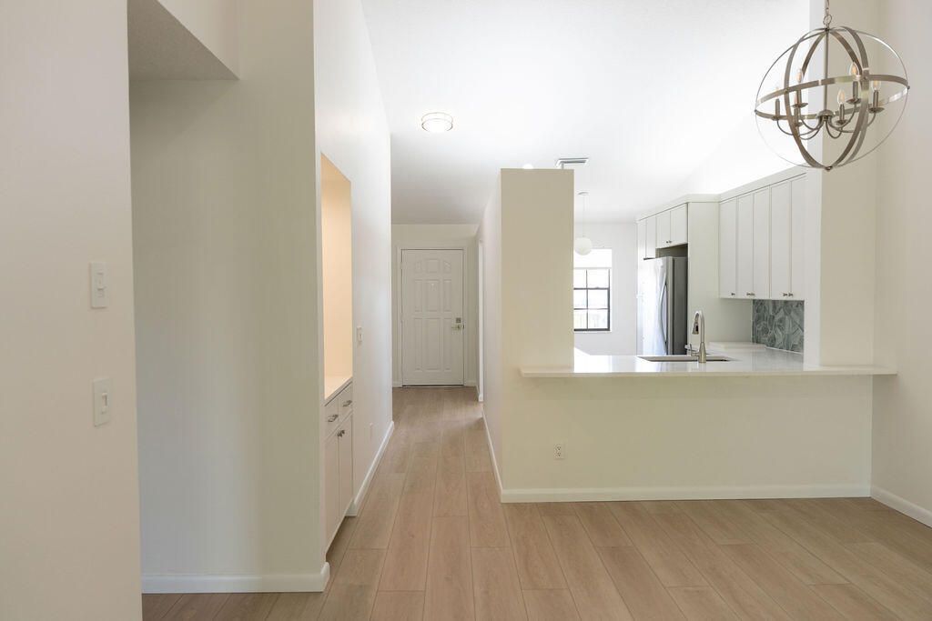 602 Pine Crest Circle, Unit B, Jupiter, FL 33458 Photo