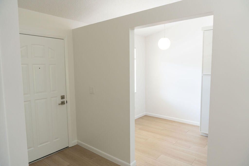 602 Pine Crest Circle, Unit B, Jupiter, FL 33458 Photo