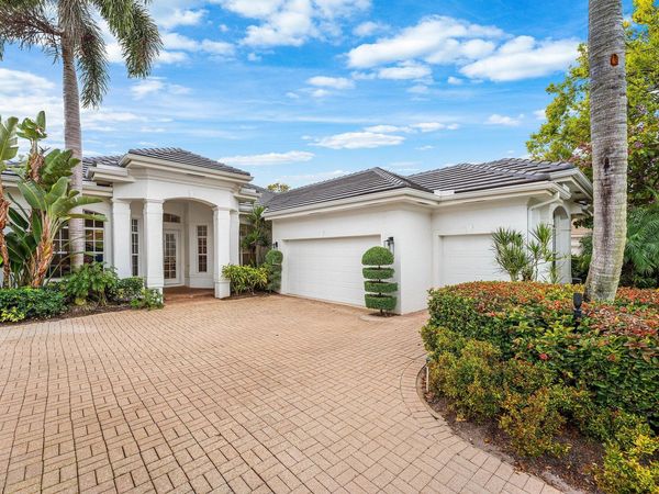 132 Pembroke Drive, Palm Beach Gardens, FL 33418