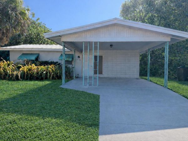 1016 Colonial Road, Fort Pierce, FL 34950