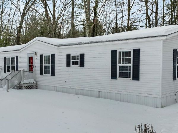 732 Concord Stage Road, Unit 7, Weare, NH 03281