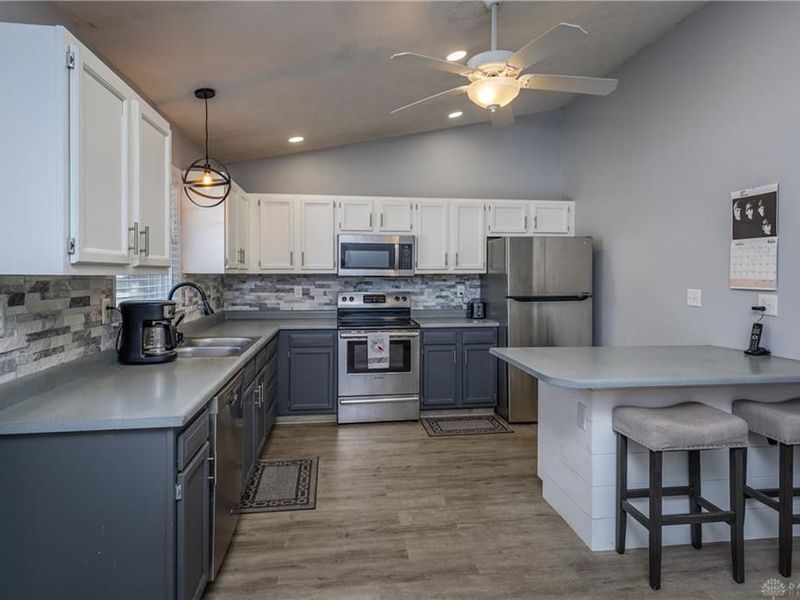 5071 Seville Drive, Englewood, OH 45322 Photo 4