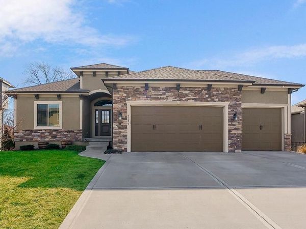 4244 Stoney Brook Drive, Lee's Summit, MO 64082