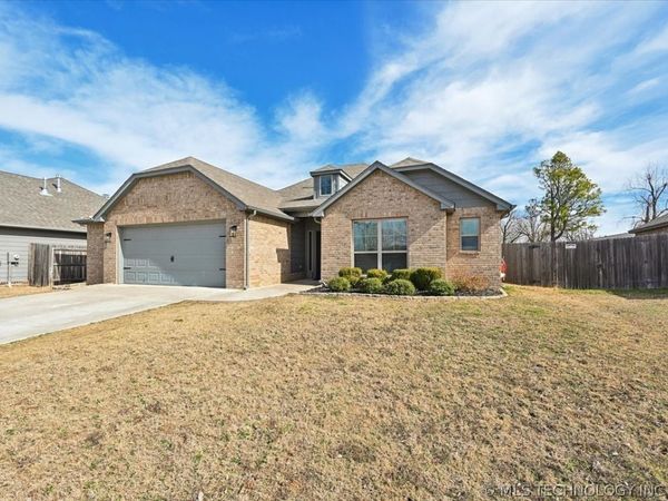 5433 Skylane Drive, Sand Springs, OK 74063