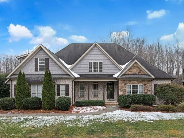 8925 Grove Park Drive, Oak Ridge, NC 27310