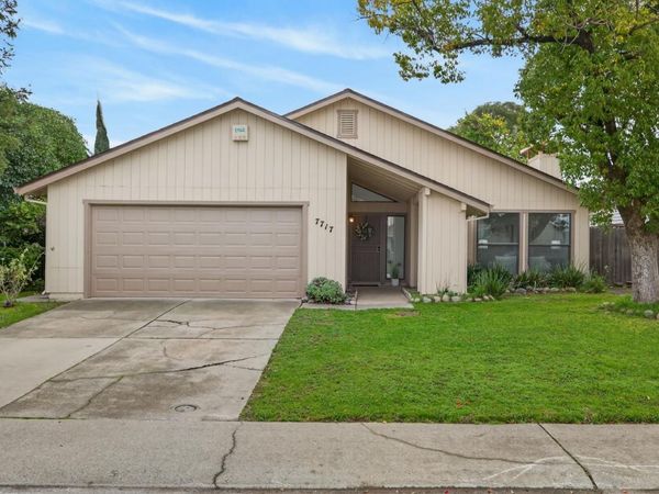 7717 VALLEY WOOD Dr, Sacramento, CA 95828
