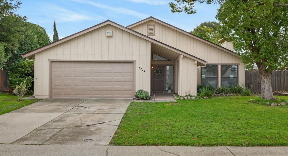 7717 Valley Wood Dr, Sacramento, CA 95828 Photo
