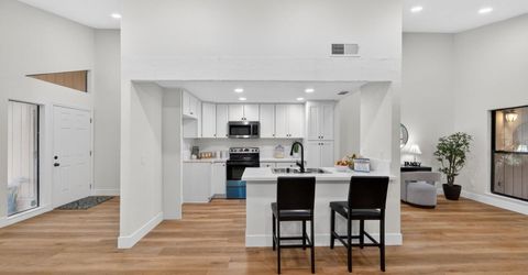 7717 Valley Wood Dr, Sacramento, CA 95828 Photo