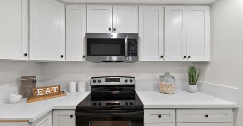 7717 Valley Wood Dr, Sacramento, CA 95828 Photo