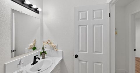 7717 Valley Wood Dr, Sacramento, CA 95828 Photo