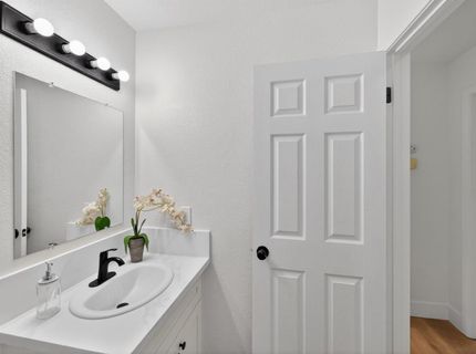 7717 Valley Wood Dr, Sacramento, CA 95828 Photo