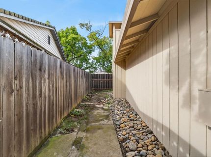 7717 Valley Wood Dr, Sacramento, CA 95828 Photo