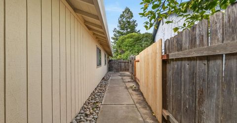 7717 Valley Wood Dr, Sacramento, CA 95828 Photo