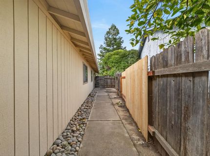 7717 Valley Wood Dr, Sacramento, CA 95828 Photo