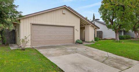 7717 Valley Wood Dr, Sacramento, CA 95828 Photo