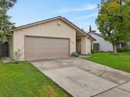 7717 Valley Wood Dr, Sacramento, CA 95828 Photo