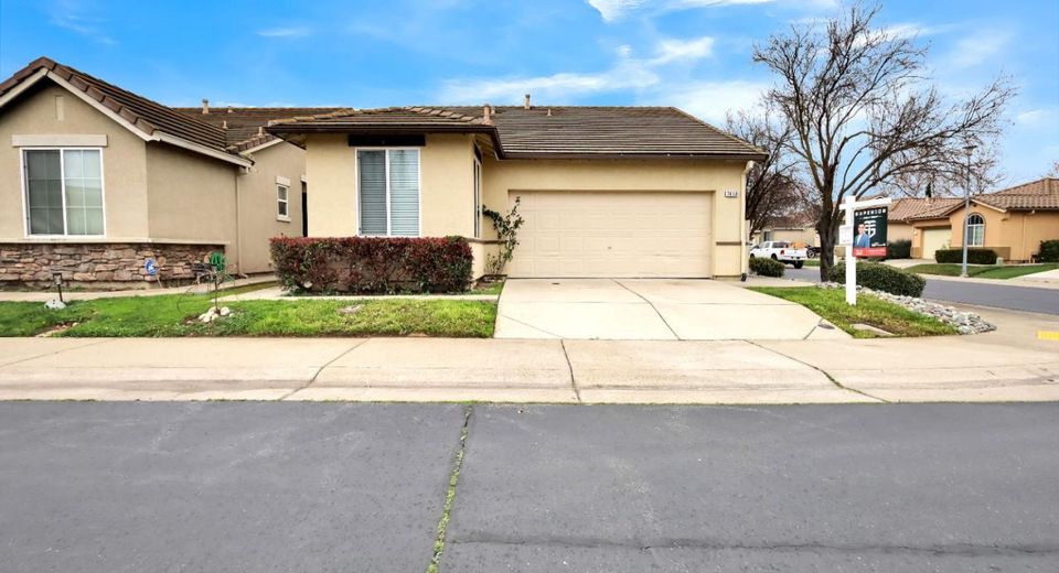 7418 Sun Reign Ln, Sacramento, CA 95823 Photo
