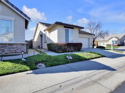 7418 Sun Reign Ln, Sacramento, CA 95823 Photo