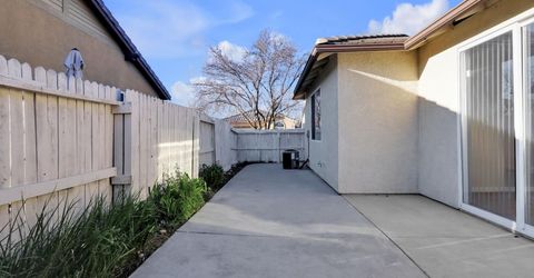 7418 Sun Reign Ln, Sacramento, CA 95823 Photo