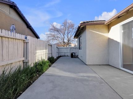 7418 Sun Reign Ln, Sacramento, CA 95823 Photo