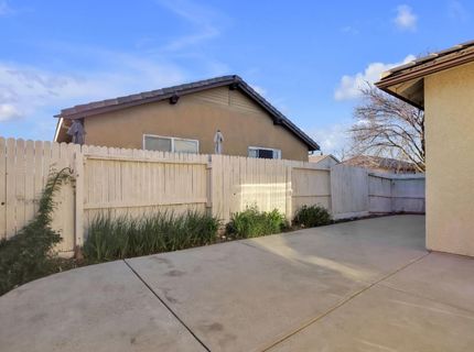 7418 Sun Reign Ln, Sacramento, CA 95823 Photo