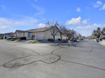 7418 Sun Reign Ln, Sacramento, CA 95823 Photo