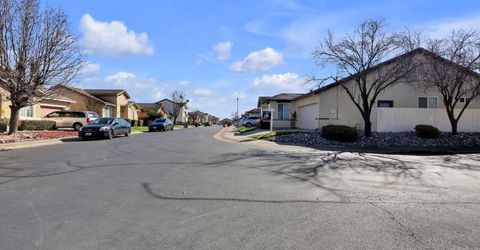 7418 Sun Reign Ln, Sacramento, CA 95823 Photo