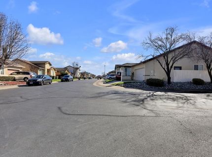 7418 Sun Reign Ln, Sacramento, CA 95823 Photo
