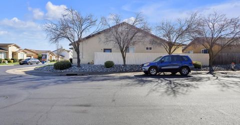 7418 Sun Reign Ln, Sacramento, CA 95823 Photo