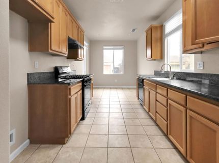7418 Sun Reign Ln, Sacramento, CA 95823 Photo