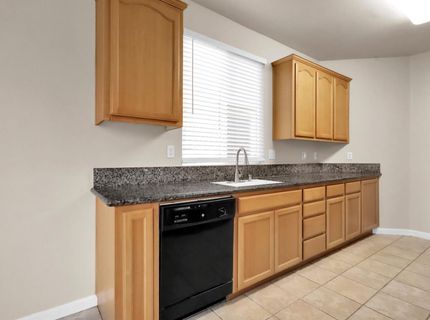 7418 Sun Reign Ln, Sacramento, CA 95823 Photo