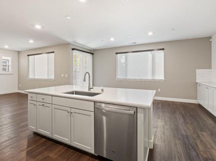 5649 Harveston Way, Sacramento, CA 95835 Photo