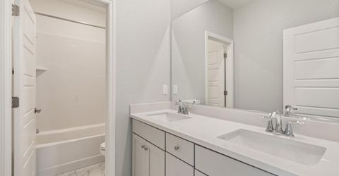 5649 Harveston Way, Sacramento, CA 95835 Photo