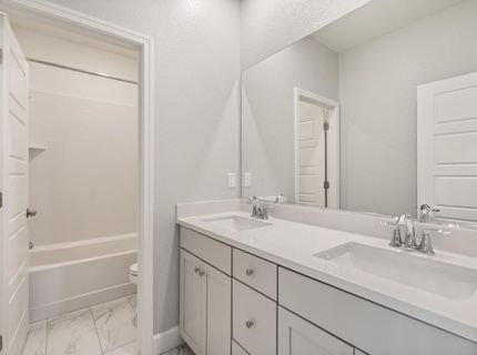 5649 Harveston Way, Sacramento, CA 95835 Photo