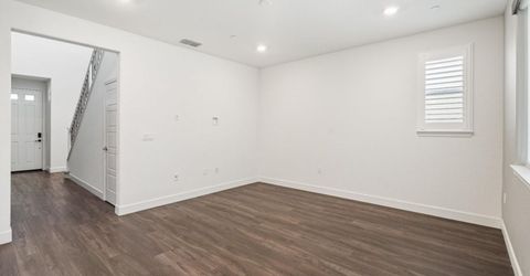 5649 Harveston Way, Sacramento, CA 95835 Photo